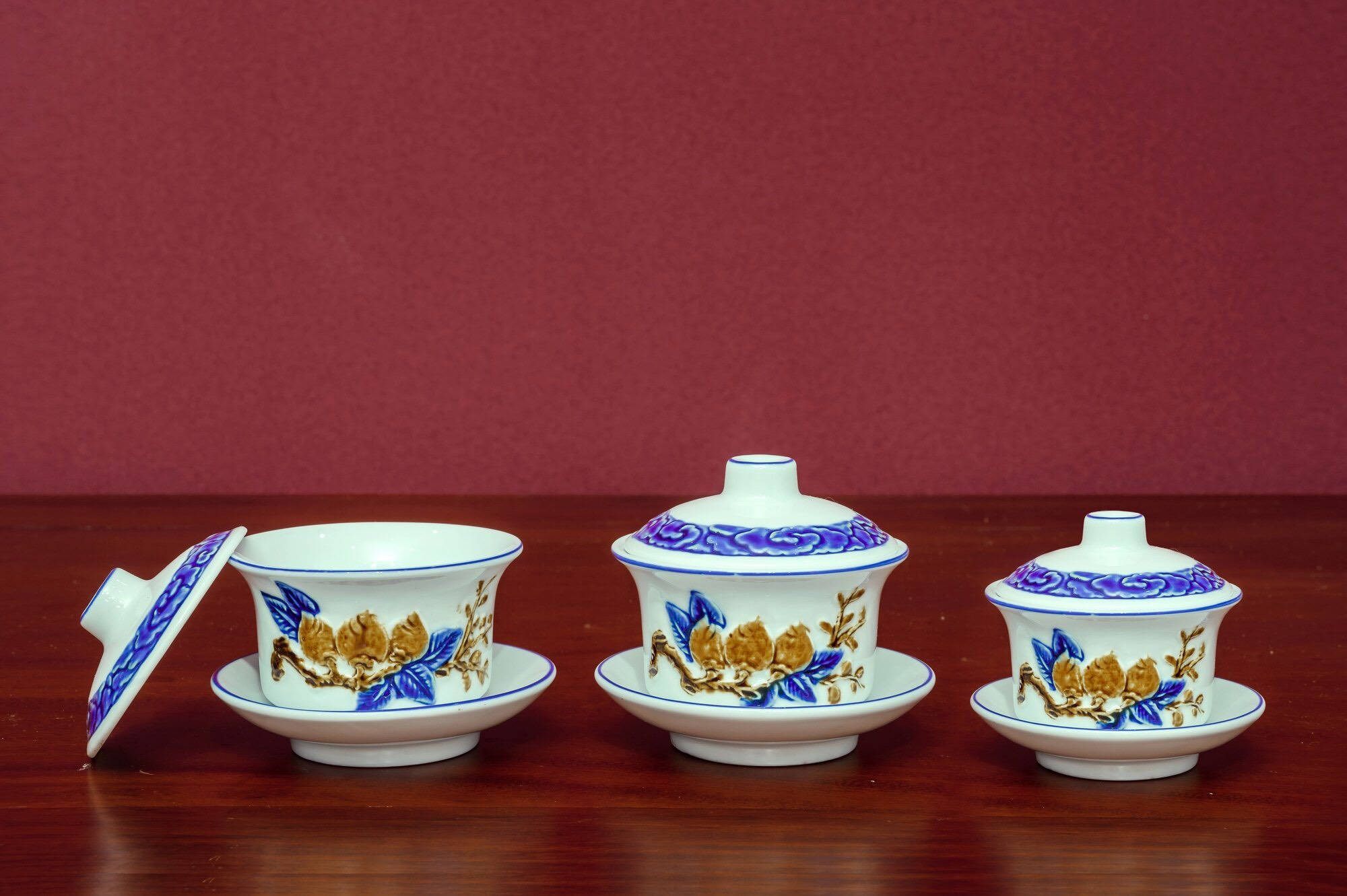 Bát trà sâm men đất trắng đào men dạn nổi S1