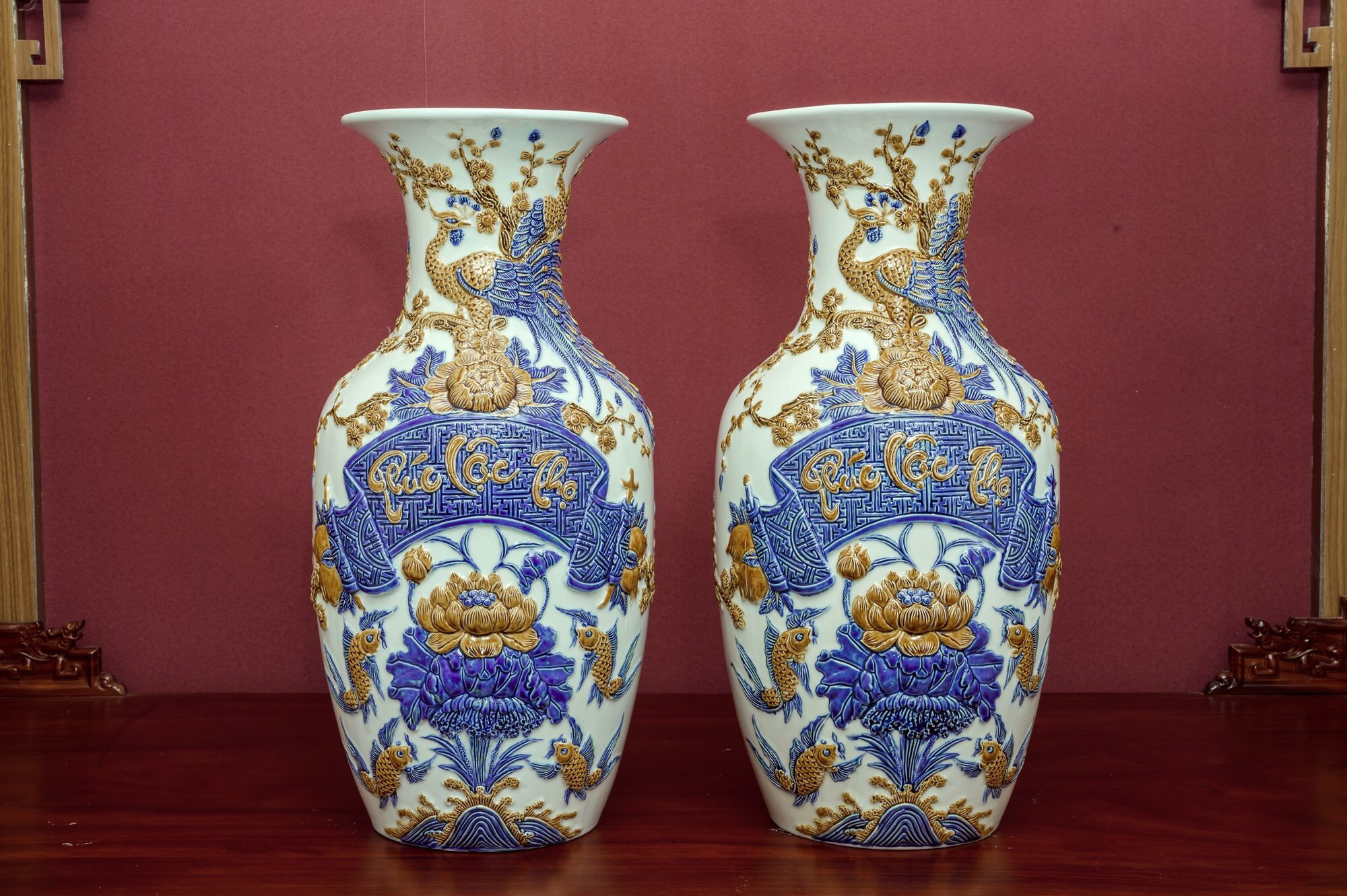 Lọ lục bình Phúc Lộc Thọ men đất trắng dạn nổi 60f