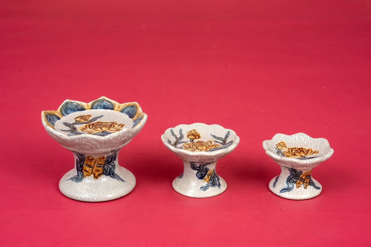 Chân nến sen dạn nổi s3