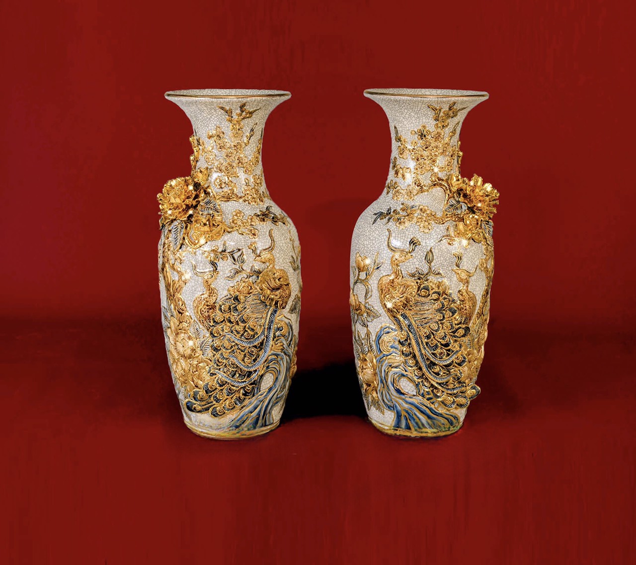 Lọ Lục bình công đào dạn nổi đắp nổi vẽ vàng H36