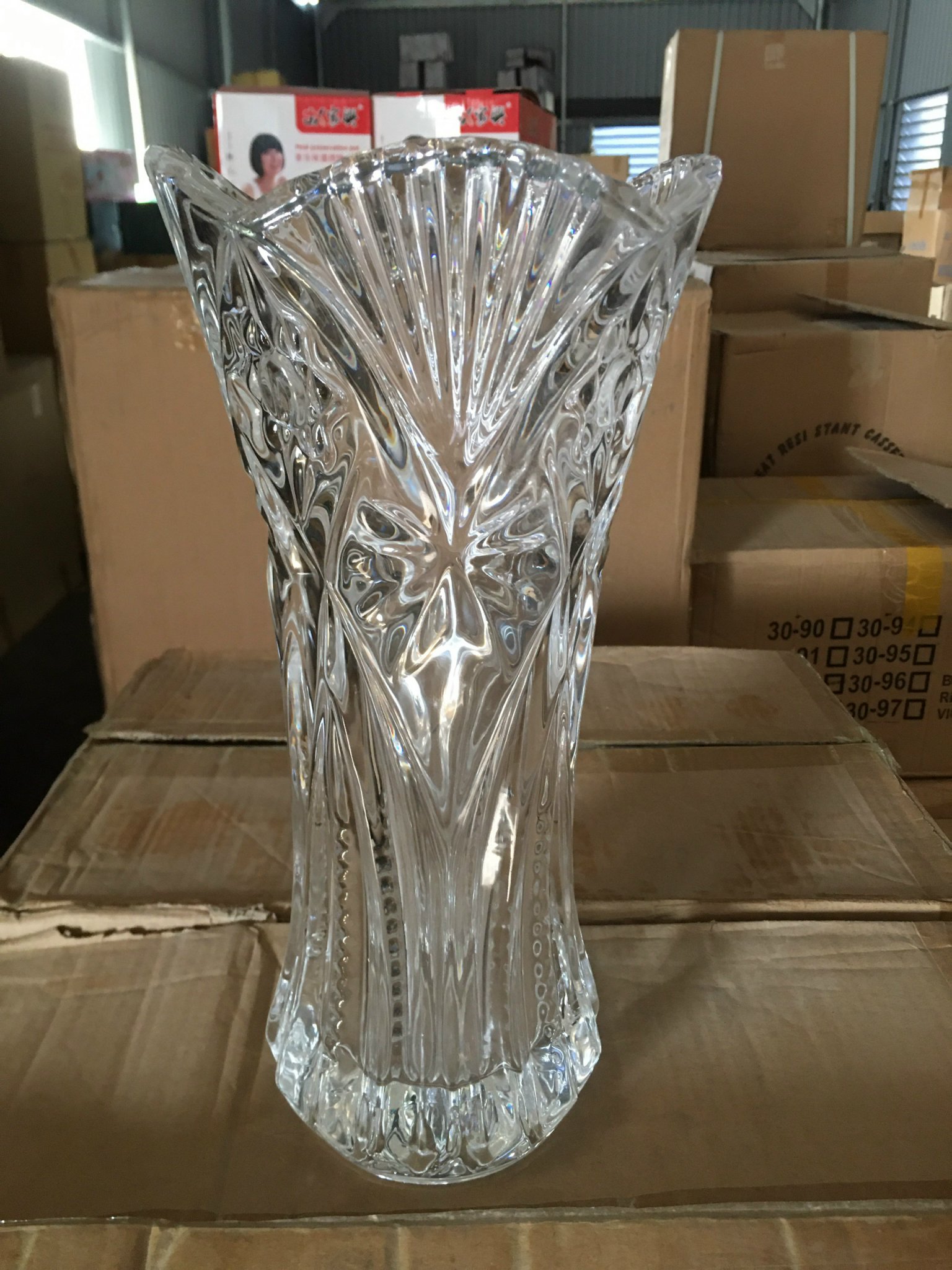 Bình cắm hoa thủy tinh trong